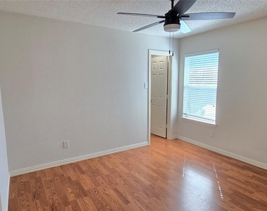 3509 Dripping Springs Drive - Photo Thumbnail 13