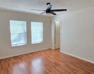 3509 Dripping Springs Drive - Photo Thumbnail 12