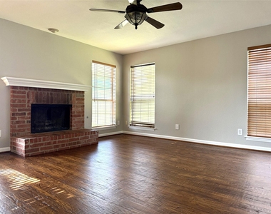 8212 Tavaros Drive - Photo Thumbnail 8
