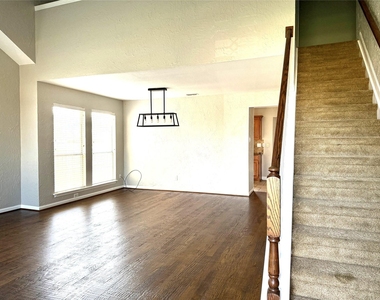 8212 Tavaros Drive - Photo Thumbnail 1