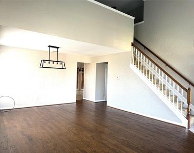 8212 Tavaros Drive - Photo Thumbnail 4