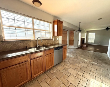 8212 Tavaros Drive - Photo Thumbnail 6