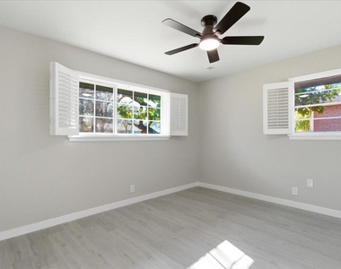 1509 University Drive - Photo Thumbnail 23
