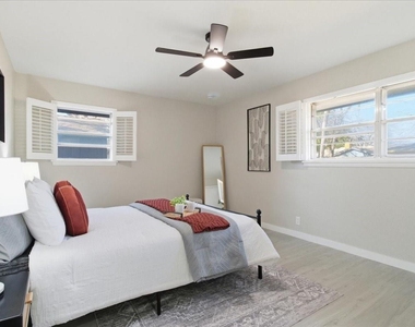 1509 University Drive - Photo Thumbnail 14
