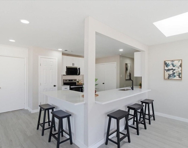 1509 University Drive - Photo Thumbnail 12
