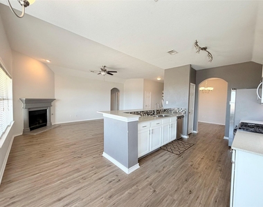2821 Saddlebred Trail - Photo Thumbnail 5