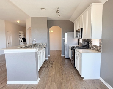 2821 Saddlebred Trail - Photo Thumbnail 7