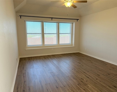 2821 Saddlebred Trail - Photo Thumbnail 12