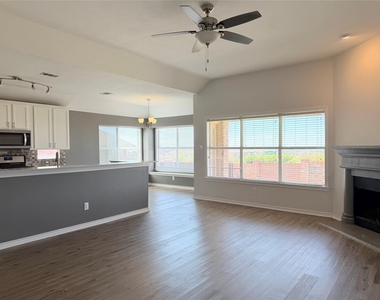 2821 Saddlebred Trail - Photo Thumbnail 2