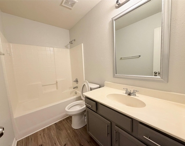 2821 Saddlebred Trail - Photo Thumbnail 17