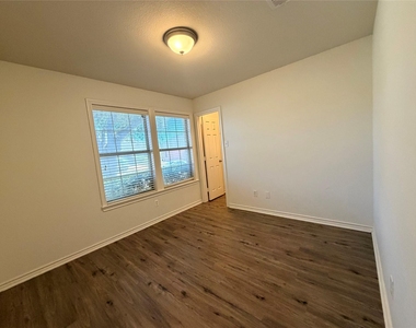 2821 Saddlebred Trail - Photo Thumbnail 16