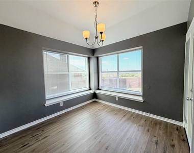 2821 Saddlebred Trail - Photo Thumbnail 6