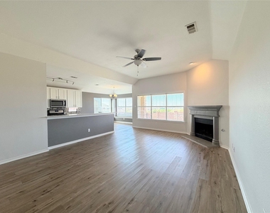 2821 Saddlebred Trail - Photo Thumbnail 8