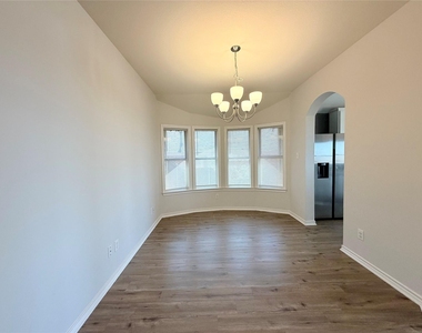 2821 Saddlebred Trail - Photo Thumbnail 4