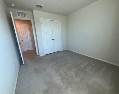 366 Lake Erie Drive - Photo Thumbnail 19