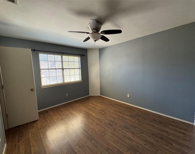 3509 Steven Drive - Photo Thumbnail 2