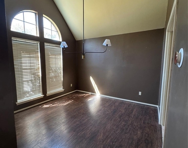 3509 Steven Drive - Photo Thumbnail 12