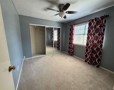 3509 Steven Drive - Photo Thumbnail 4