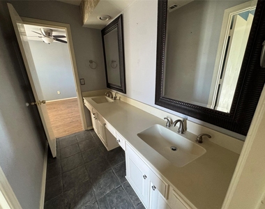 3509 Steven Drive - Photo Thumbnail 3