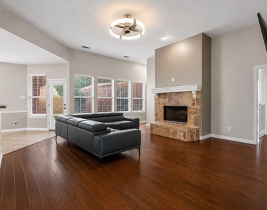1001 Lochness Lane - Photo Thumbnail 8