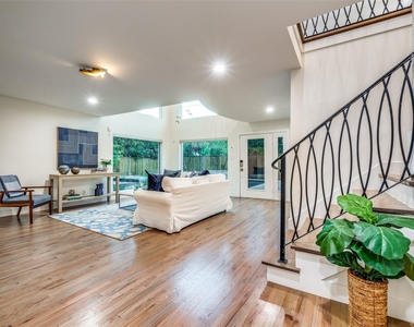 5908 Melshire Drive - Photo Thumbnail 9
