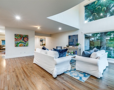 5908 Melshire Drive - Photo Thumbnail 10