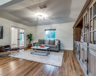5908 Melshire Drive - Photo Thumbnail 8