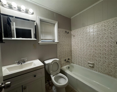 606 N Overlook Drive - Photo Thumbnail 6