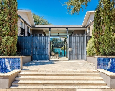 10203 Regal Oaks Drive - Photo Thumbnail 11