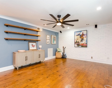 10203 Regal Oaks Drive - Photo Thumbnail 2