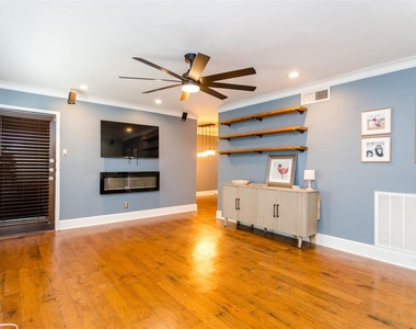 10203 Regal Oaks Drive - Photo Thumbnail 3