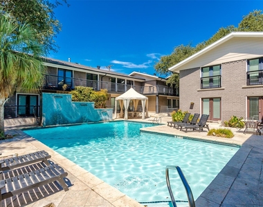 10203 Regal Oaks Drive - Photo Thumbnail 13