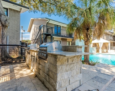 10203 Regal Oaks Drive - Photo Thumbnail 14