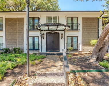 10203 Regal Oaks Drive - Photo Thumbnail 12