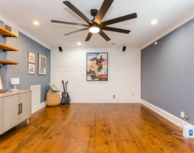 10203 Regal Oaks Drive - Photo Thumbnail 1