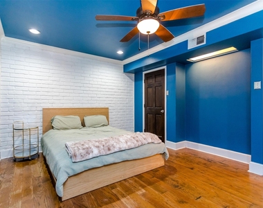10203 Regal Oaks Drive - Photo Thumbnail 8