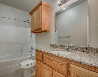 11205 Nw 6th Terrace - Photo Thumbnail 16