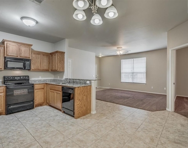 11205 Nw 6th Terrace - Photo Thumbnail 7