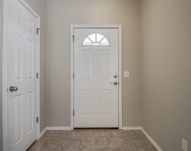 11205 Nw 6th Terrace - Photo Thumbnail 2