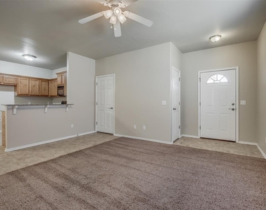 11205 Nw 6th Terrace - Photo Thumbnail 3