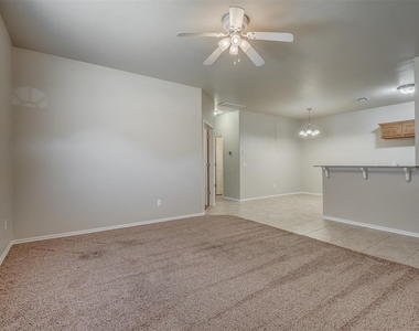 11205 Nw 6th Terrace - Photo Thumbnail 4