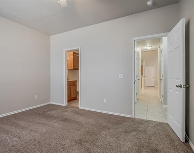 11205 Nw 6th Terrace - Photo Thumbnail 10