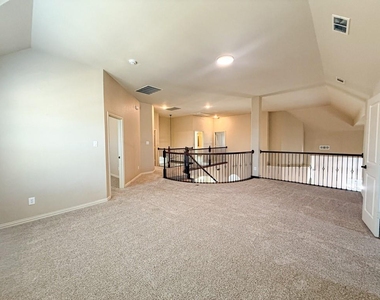 600 Falcon Drive - Photo Thumbnail 26