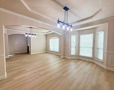 600 Falcon Drive - Photo Thumbnail 13
