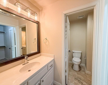 600 Falcon Drive - Photo Thumbnail 32