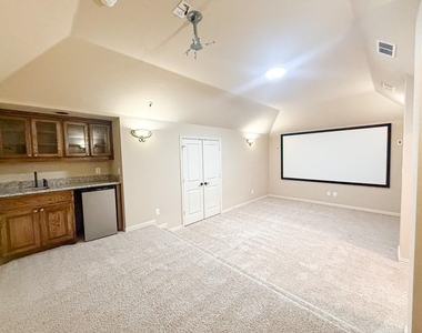600 Falcon Drive - Photo Thumbnail 27
