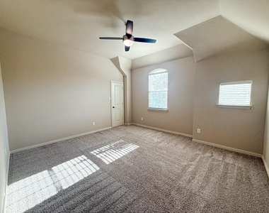 600 Falcon Drive - Photo Thumbnail 29