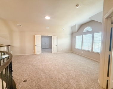 600 Falcon Drive - Photo Thumbnail 24