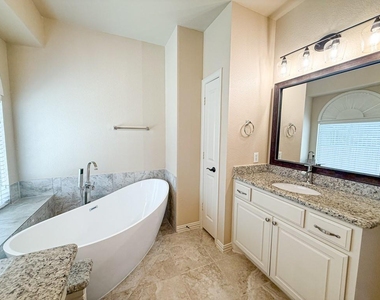 600 Falcon Drive - Photo Thumbnail 19