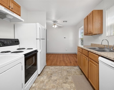7014 Nw 45th Street - Photo Thumbnail 9